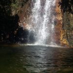 Em cada poço uma piscina de água cristalina