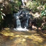 Um dos vários poços da trilha